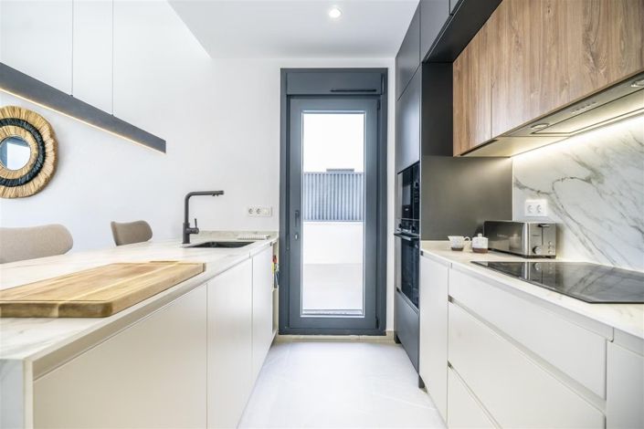 Image No.8-4 Bed Villa for sale