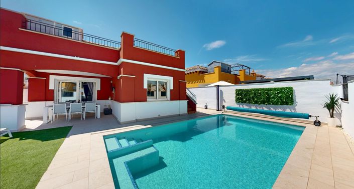 Image No.2-3 Bed Villa for sale