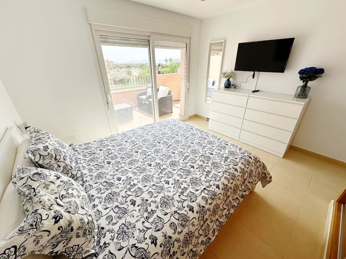 Image No.20-3 Bed Apartment for sale