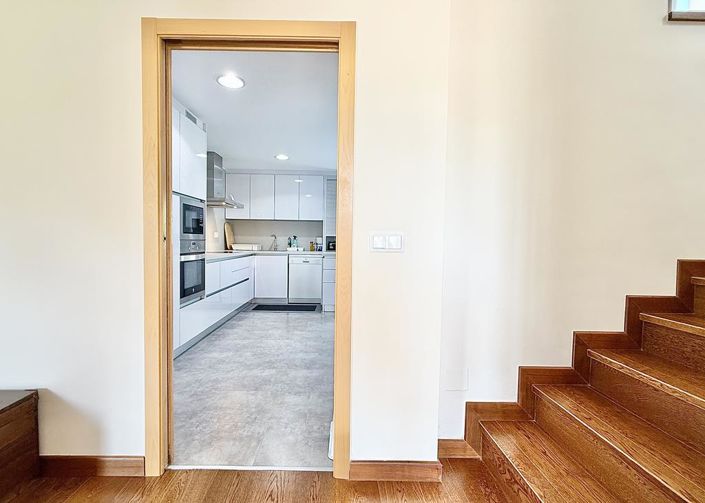 Image No.11-4 Bed Villa for sale