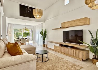 photo-10-9-25-13-36-20-scaled