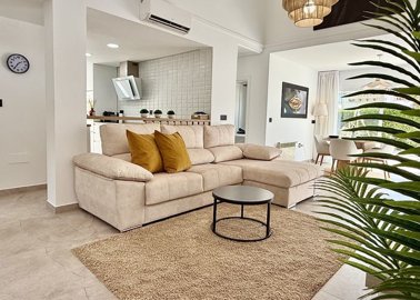 photo-10-9-25-13-38-05-scaled