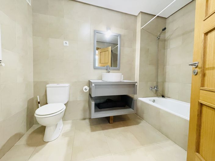 Image No.9-2 Bed Apartment for sale