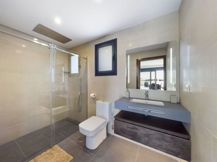 Image No.19-3 Bed Villa for sale