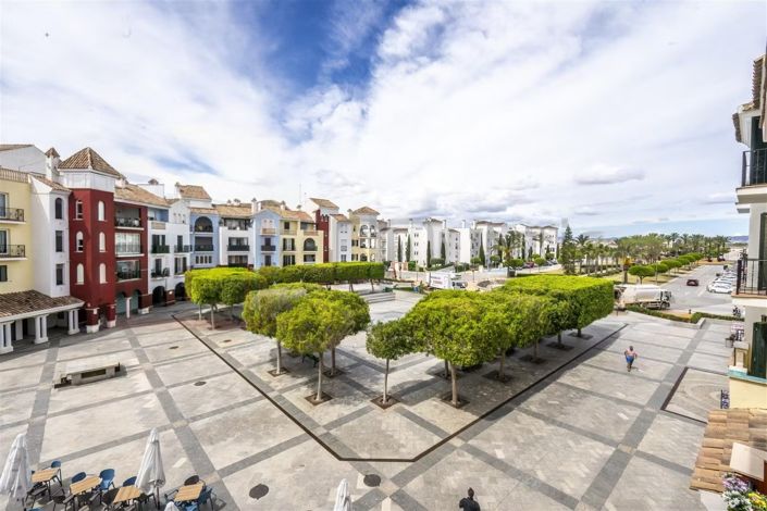 Image No.10-3 Bed Apartment for sale