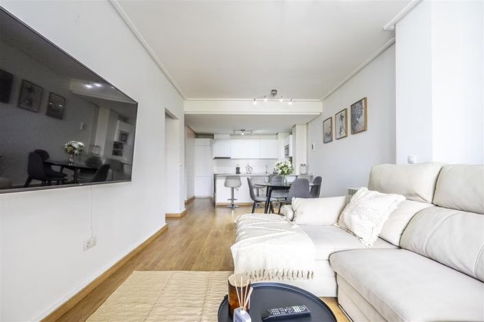 Image No.7-3 Bed Apartment for sale