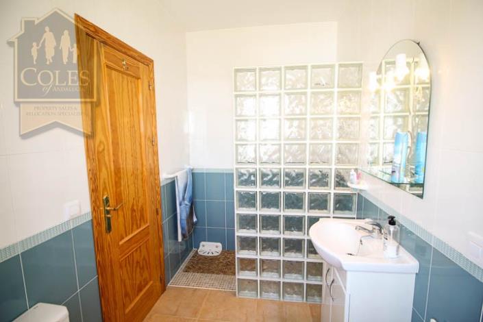 Image No.18-3 Bed Villa / Detached for sale