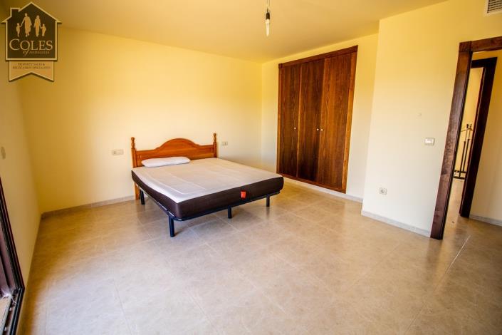 Image No.32-5 Bed Villa / Detached for sale