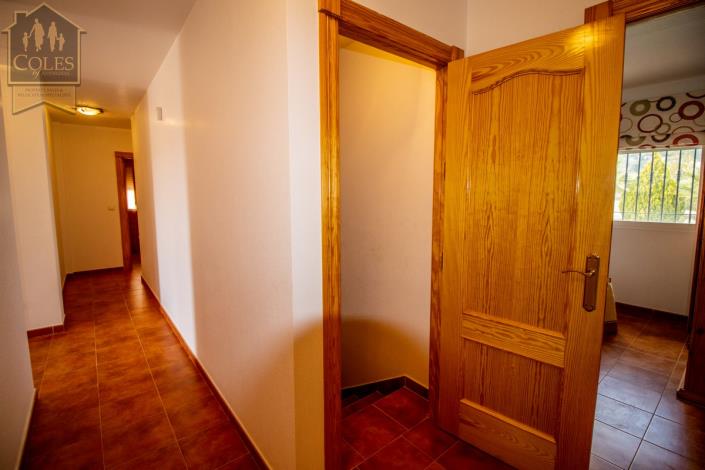 Image No.35-4 Bed Villa / Detached for sale