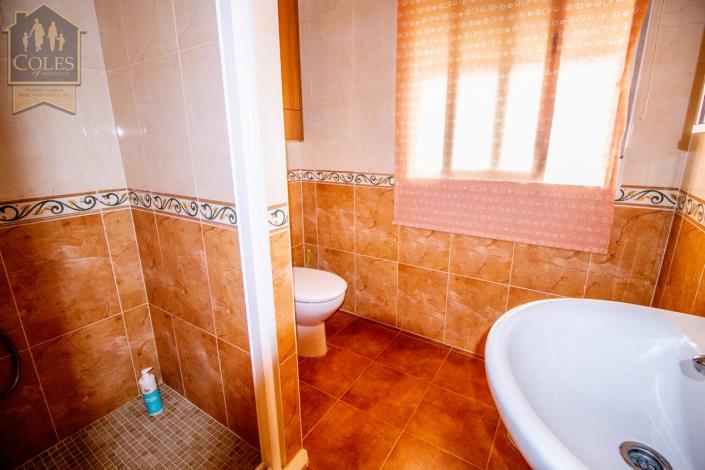 Image No.37-4 Bed Villa / Detached for sale