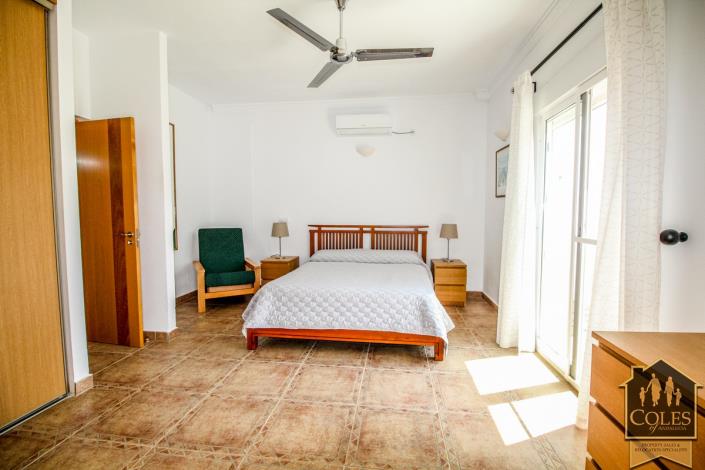 Image No.26-5 Bed Villa / Detached for sale