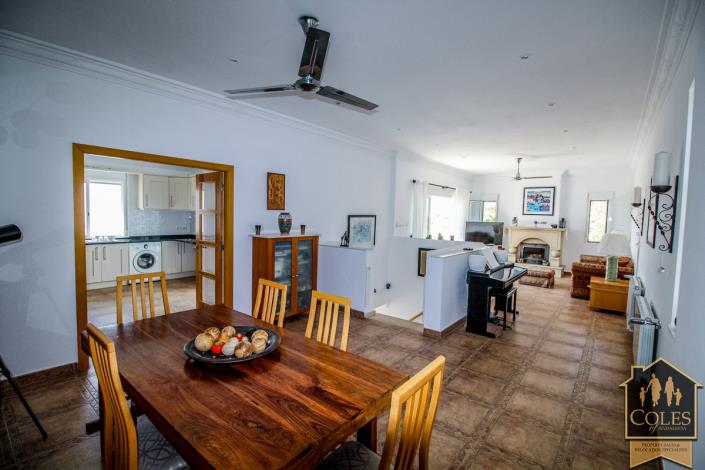 Image No.34-5 Bed Villa / Detached for sale