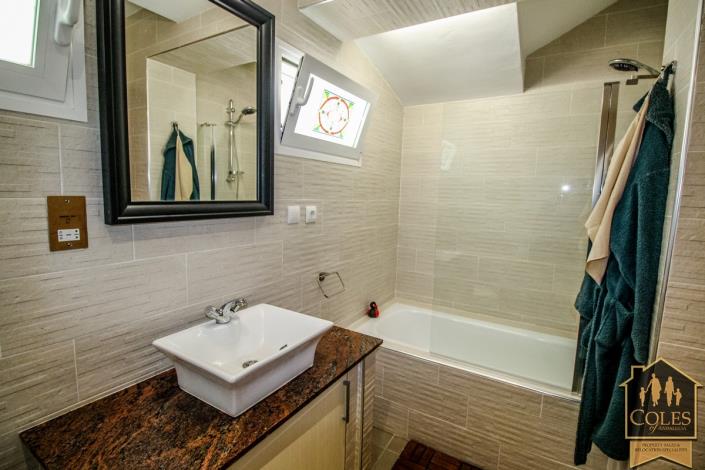 Image No.44-5 Bed Villa / Detached for sale