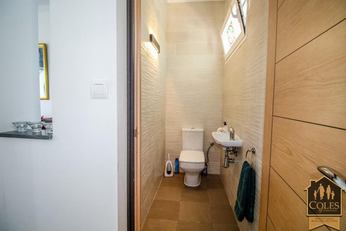 Image No.46-5 Bed Villa / Detached for sale