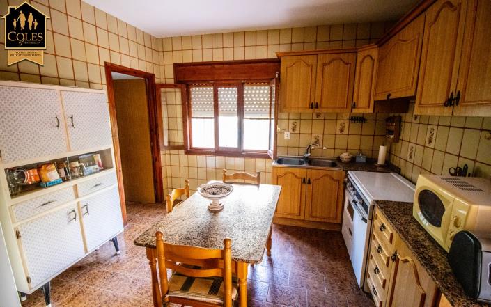 Image No.8-4 Bed Villa / Detached for sale