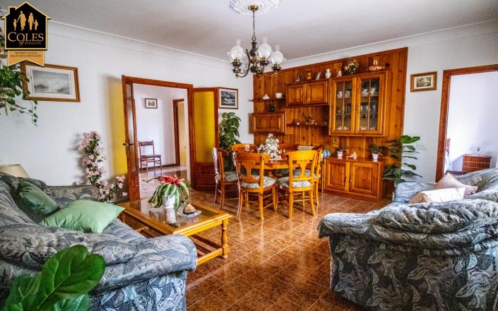 Image No.11-4 Bed Villa / Detached for sale