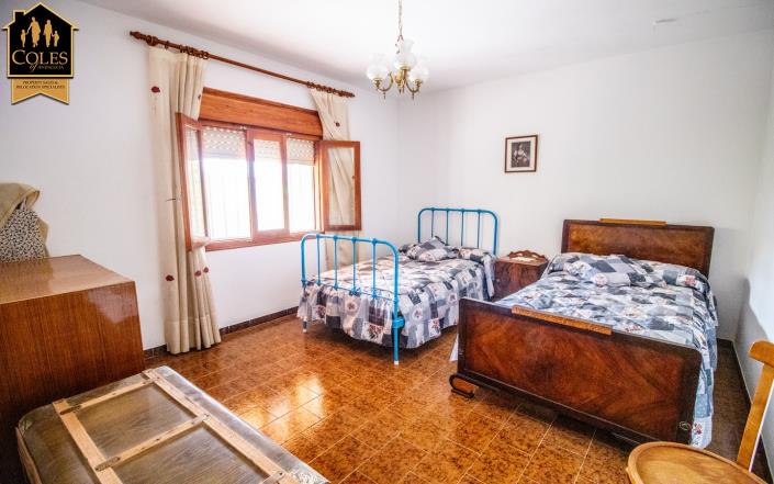 Image No.18-4 Bed Villa / Detached for sale