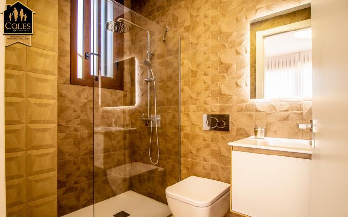 Image No.17-3 Bed Villa / Detached for sale