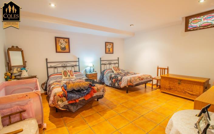 Image No.19-6 Bed Villa / Detached for sale