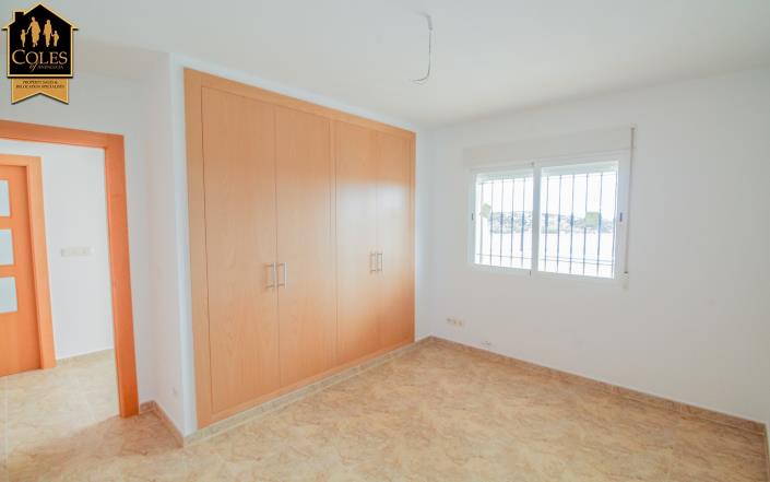 Image No.9-4 Bed Villa / Detached for sale