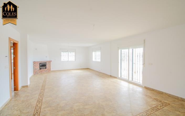 Image No.11-4 Bed Villa / Detached for sale