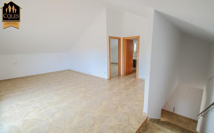 Image No.23-4 Bed Villa / Detached for sale