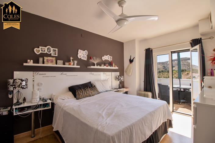 Image No.6-5 Bed Villa / Detached for sale