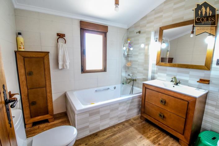 Image No.17-6 Bed Cortijo for sale