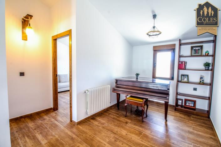 Image No.16-6 Bed Cortijo for sale