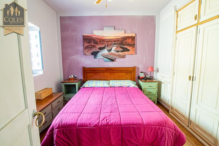 Image No.12-2 Bed Townhouse for sale