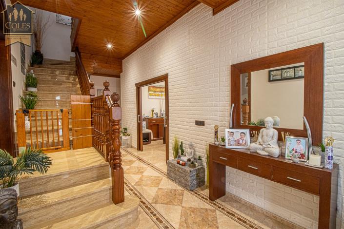 Image No.5-5 Bed Villa / Detached for sale