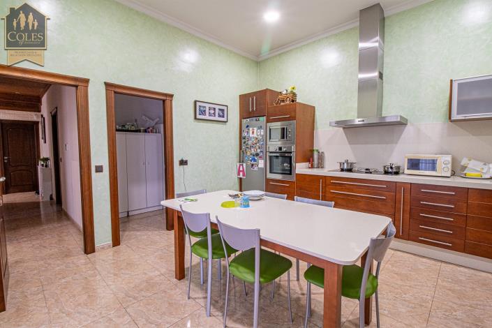 Image No.13-5 Bed Villa / Detached for sale