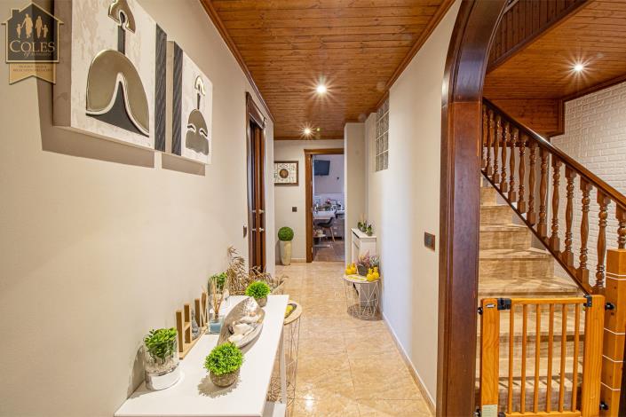 Image No.15-5 Bed Villa / Detached for sale