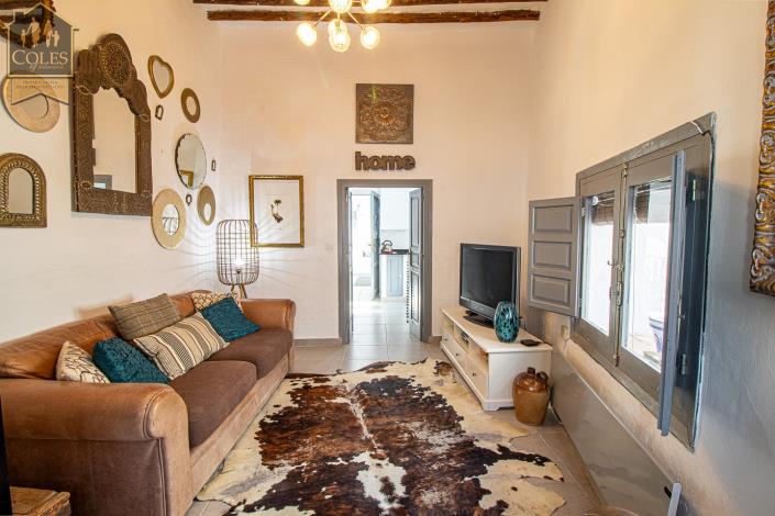 Image No.6-2 Bed Townhouse for sale