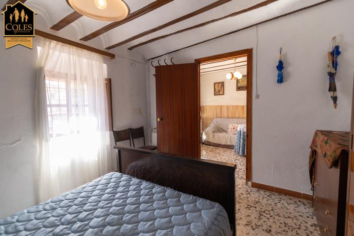 Image No.7-5 Bed Townhouse for sale