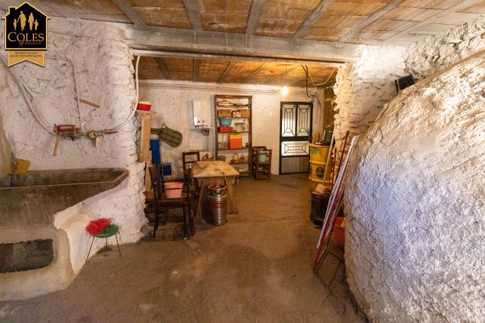 Image No.21-5 Bed Townhouse for sale