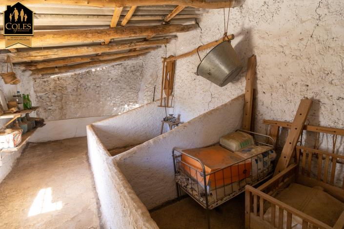 Image No.35-5 Bed Townhouse for sale