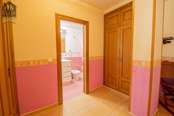 Image No.14-3 Bed Apartment for sale