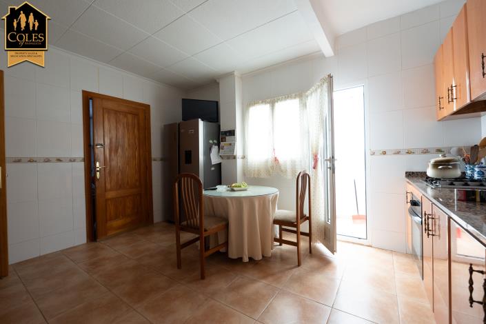 Image No.6-5 Bed Townhouse for sale