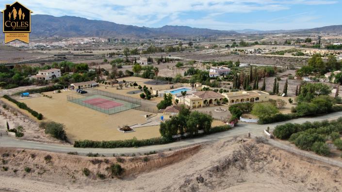 Image No.4-7 Bed Villa / Detached for sale