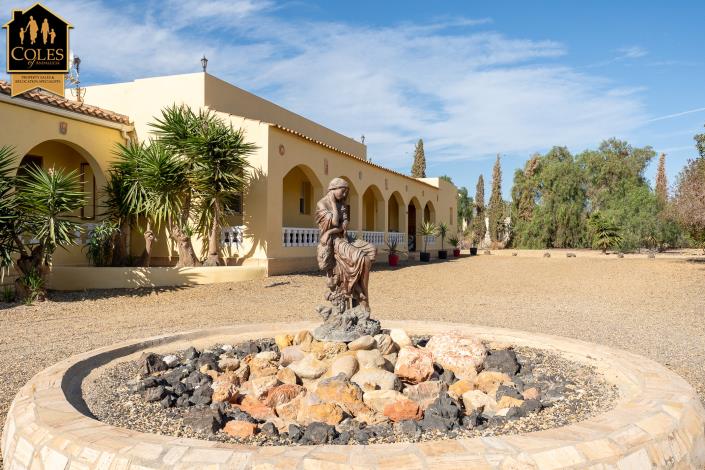 Image No.5-7 Bed Villa / Detached for sale