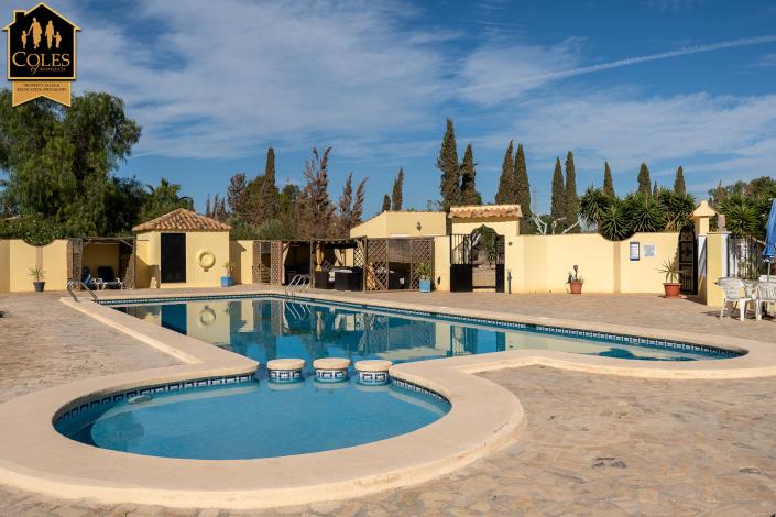 Image No.14-7 Bed Villa / Detached for sale