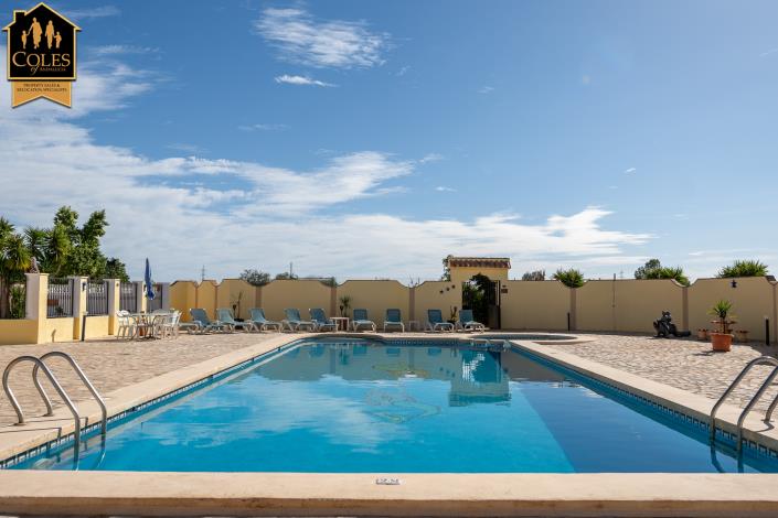 Image No.15-7 Bed Villa / Detached for sale