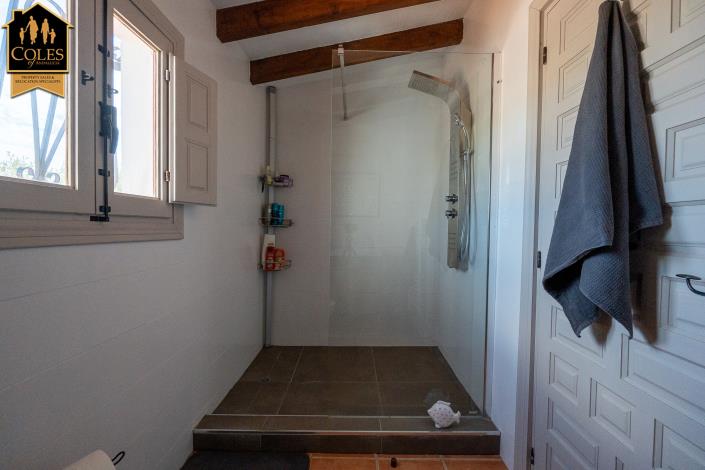 Image No.22-6 Bed Villa / Detached for sale