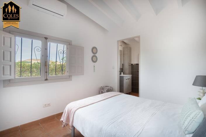 Image No.27-6 Bed Villa / Detached for sale