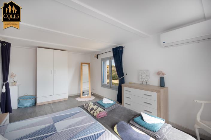 Image No.35-6 Bed Villa / Detached for sale