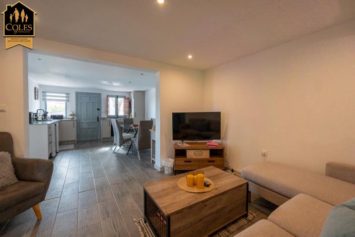 Image No.41-6 Bed Villa / Detached for sale