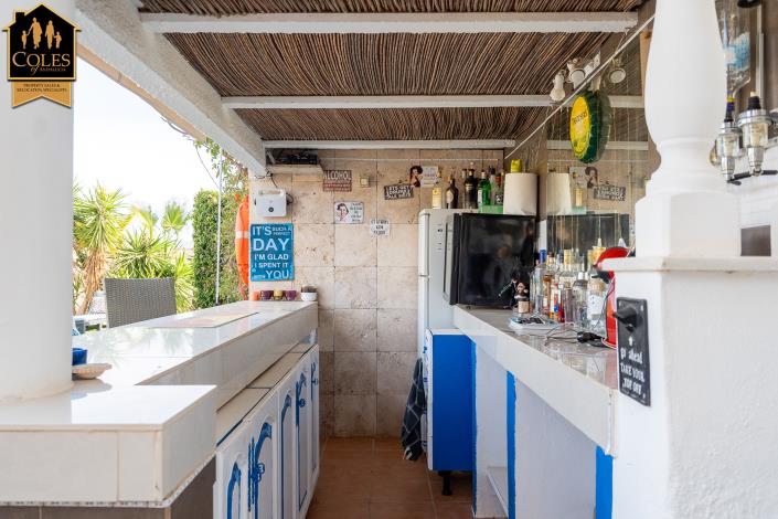 Image No.43-6 Bed Villa / Detached for sale