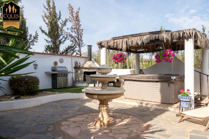 Image No.49-6 Bed Villa / Detached for sale