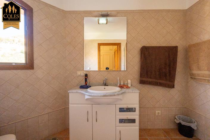 Image No.19-3 Bed Villa / Detached for sale